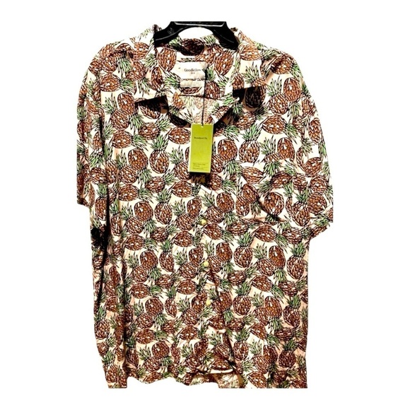 Mens (NWT) Goodfellow & Co. Pineapple Print Button Front - Picture 1 of 5